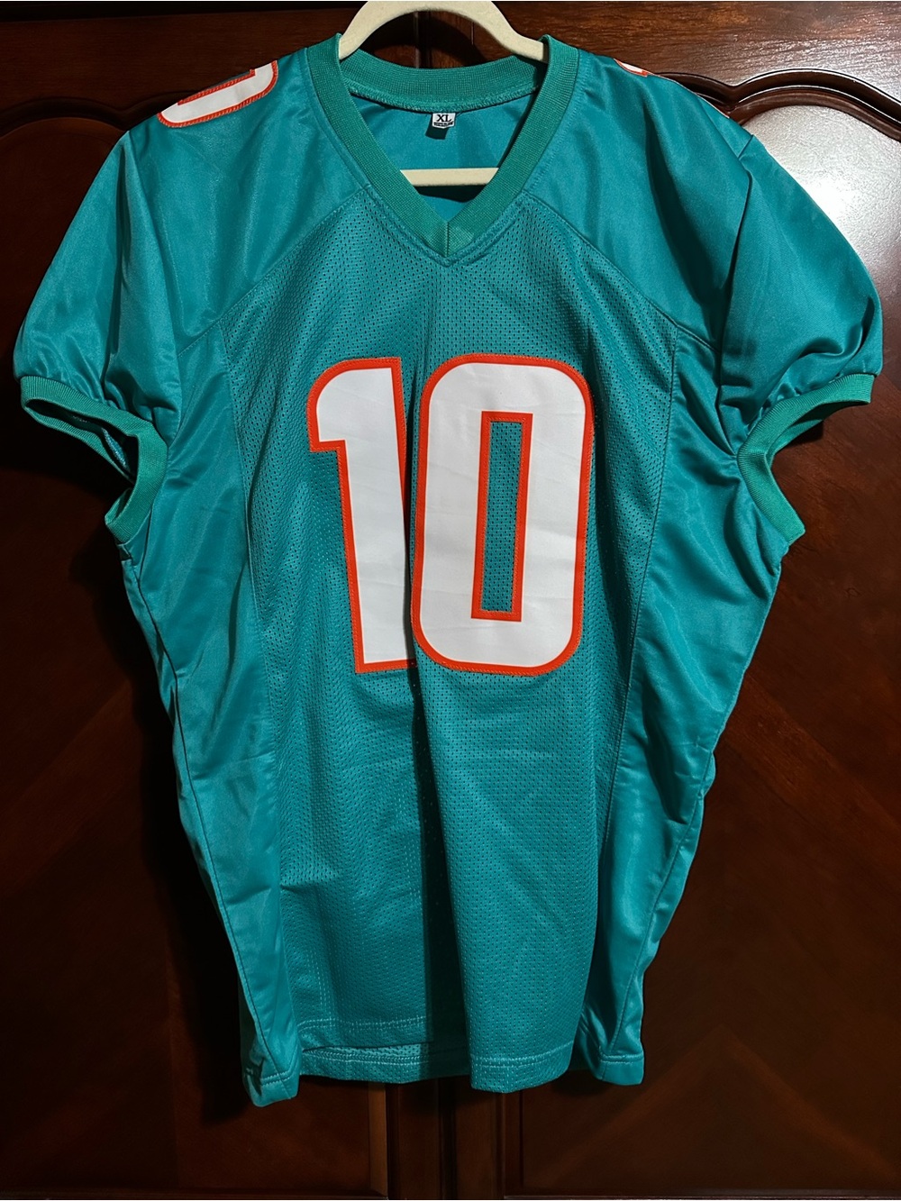 Tyreek Hill autographed custom jersey certified  by Beckett.